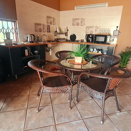 Villa Rocky Aloe Escape Krugersdorp Esterno foto
